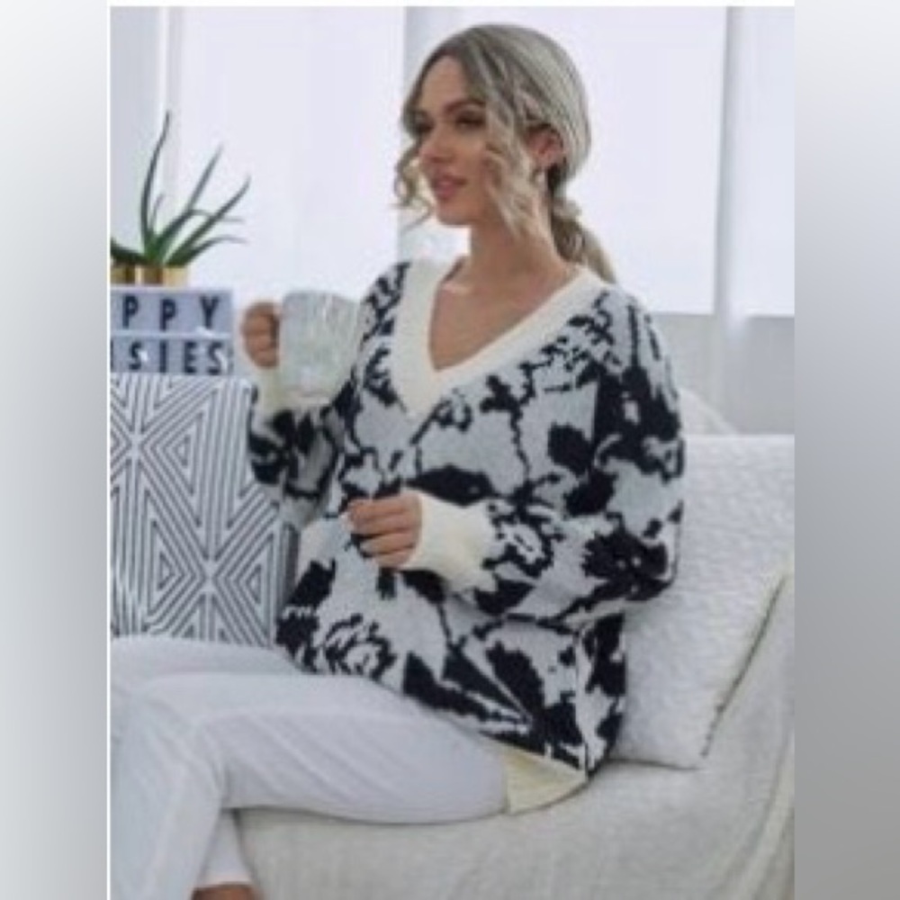 SHEIN Black and Cream Floral V-Neck Sweater